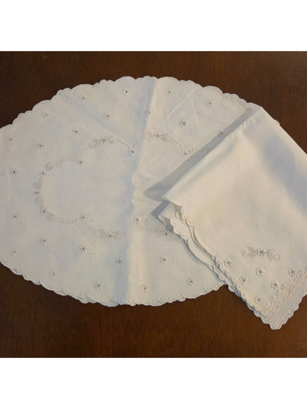 Vintage Ivory Linen Oval Embroidered Eyelet Placemats & Square Napkins Set Of 8